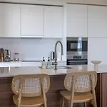 Trinity Cove 167 شقة
